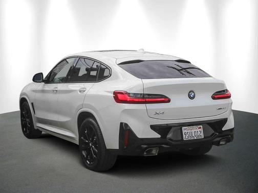 2025 BMW X4 xDrive30i