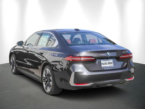 2026 BMW i5 eDrive40