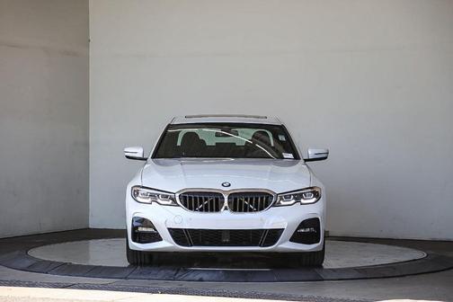 Photo 2 of 27 of 2021 BMW 330 i