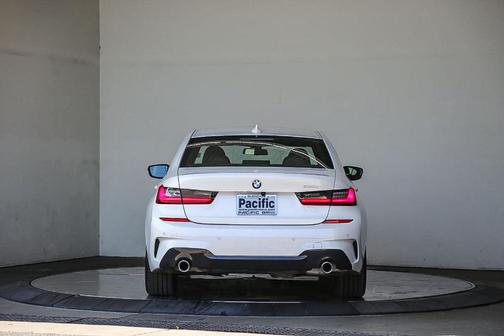 Photo 5 of 27 of 2021 BMW 330 i