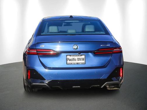 2025 BMW i5 xDrive40