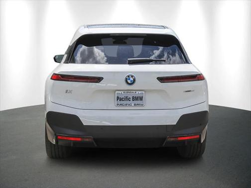 2025 BMW iX xDrive50