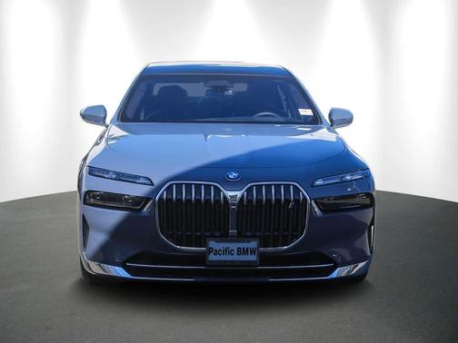 2025 BMW i7 xDrive60