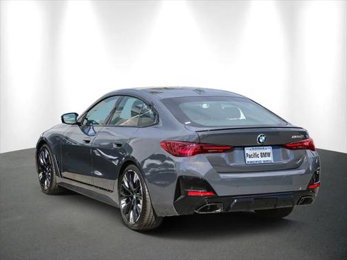 2025 BMW M440 i