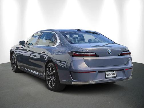 2025 BMW i7 xDrive60