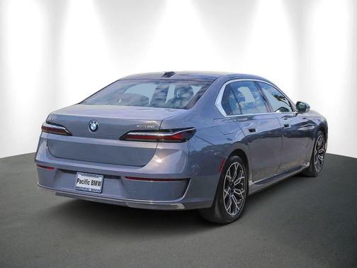 2025 BMW i7 xDrive60
