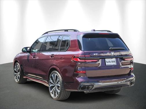 2025 BMW X7 M60i