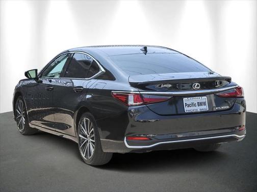 2024 Lexus ES 300h Base