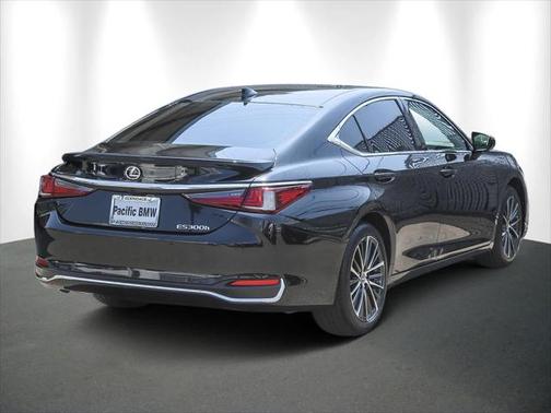 2024 Lexus ES 300h Base