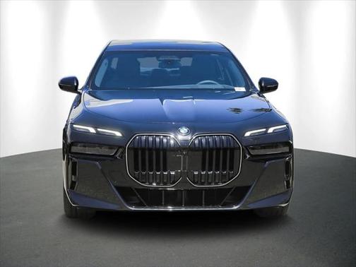 2025 BMW 760 i xDrive