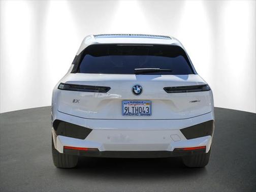2025 BMW iX xDrive50