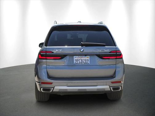 2025 BMW X7 xDrive40i
