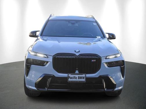 2025 BMW X7 M60i