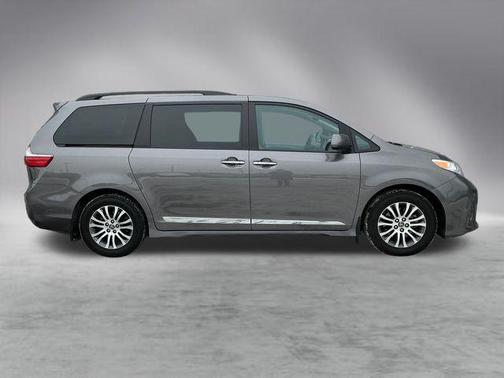 2018 Toyota Sienna L