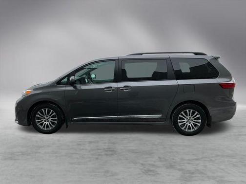 2018 Toyota Sienna L
