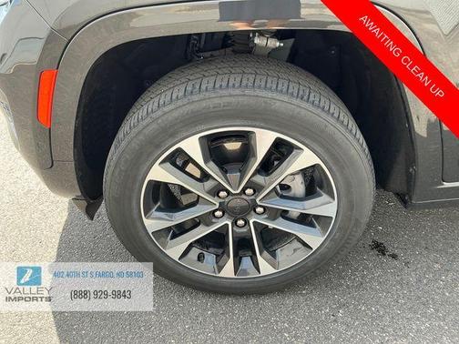 Rocky Mountain Pearlcoat 2023 Jeep Grand Cherokee L Overland