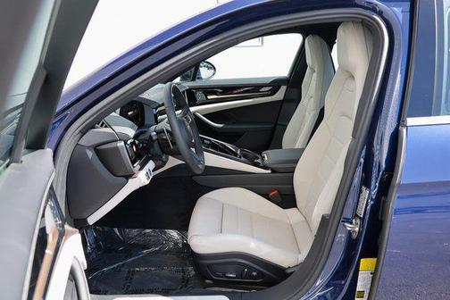 2024 Porsche Panamera 4