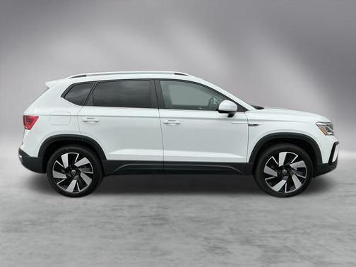 2024 Volkswagen Taos 1.5T SEL