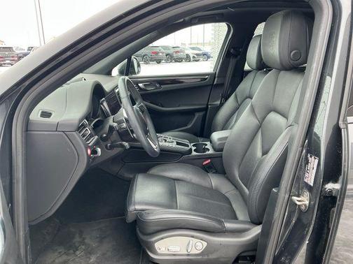 2019 Porsche Macan Base