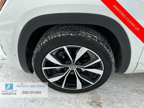 2024 Volkswagen Atlas Cross Sport 2.0T SEL Premium R-Line
