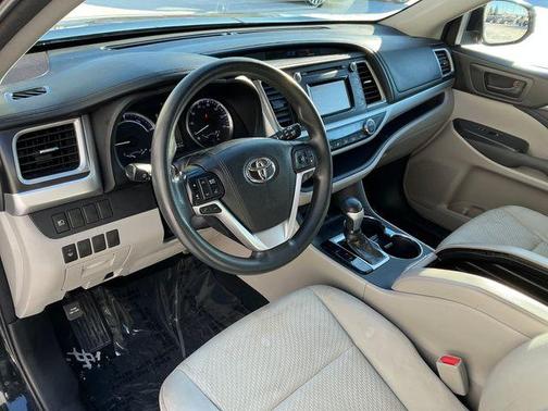 2018 Toyota Highlander Hybrid LE