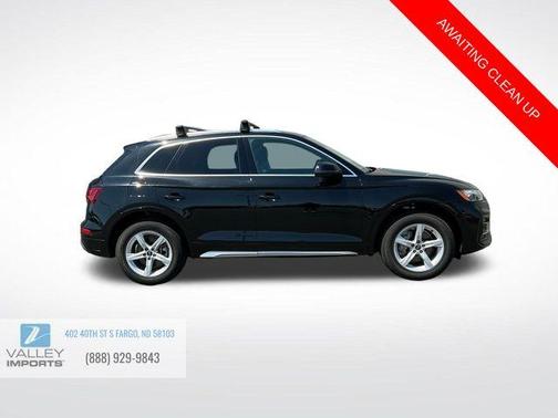 Mythos Black Metallic 2023 Audi Q5 40 Premium