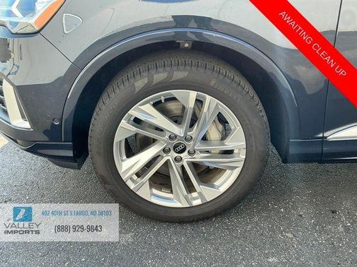 2023 Audi Q7 45 Premium