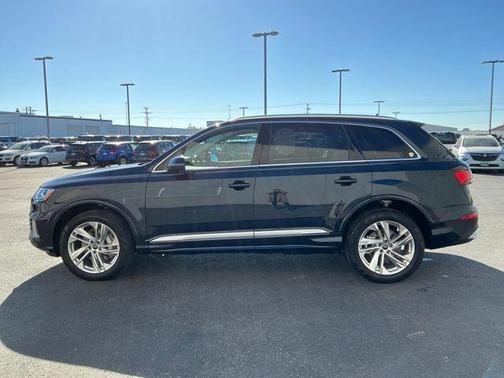 2023 Audi Q7 45 Premium