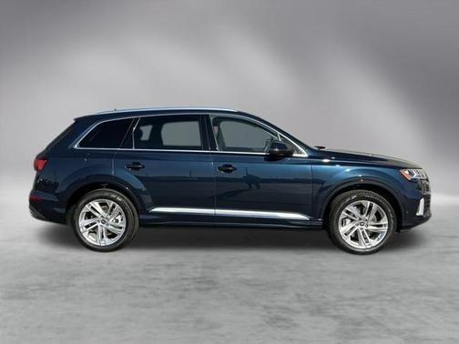 2023 Audi Q7 45 Premium