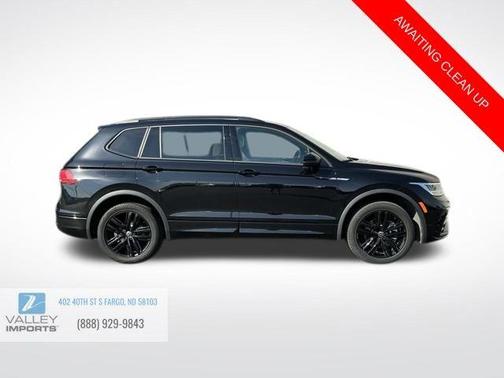 2022 Volkswagen Tiguan 2.0T SE R-Line Black
