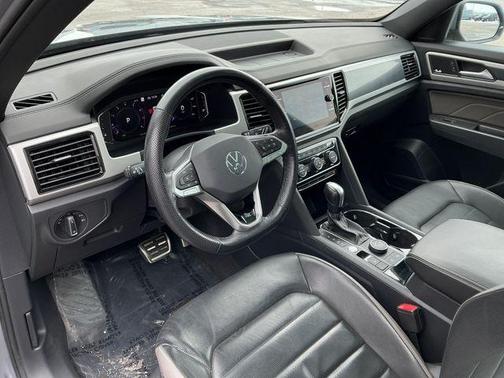 2023 Volkswagen Atlas Cross Sport 3.6L V6 SEL Premium R-Line