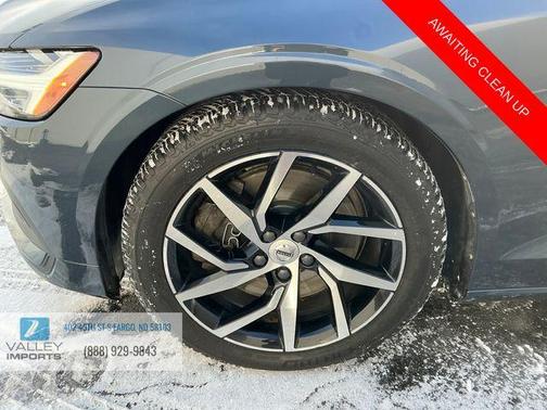 2020 Volvo S60 T6 Momentum