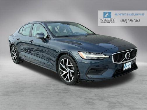 2020 Volvo S60 T6 Momentum