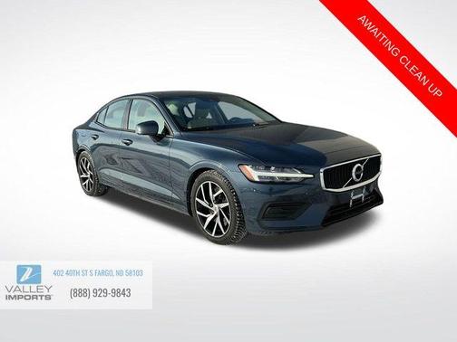 2020 Volvo S60 T6 Momentum