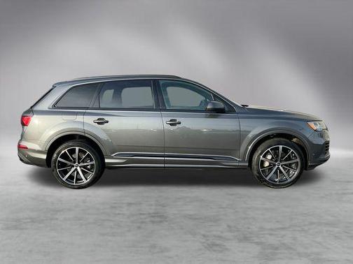 2022 Audi Q7 55 Premium Plus