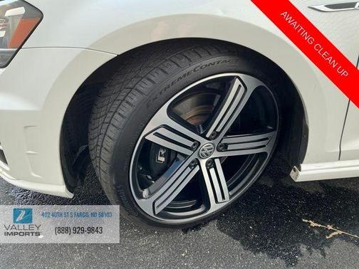 2016 Volkswagen Golf R 4-Door
