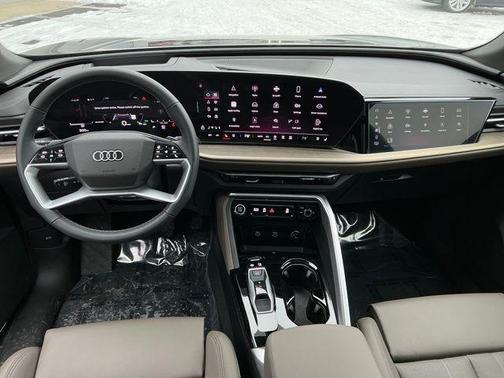 2025 Audi Q5 2.0T quattro Premium
