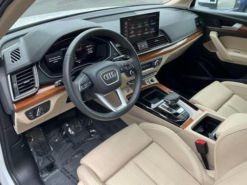 2022 Audi Q5 45 S line quattro Premium