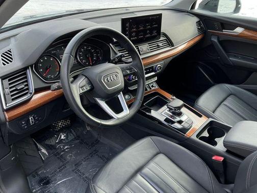2023 Audi Q5 40 Premium