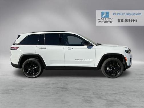 2022 Jeep Grand Cherokee Altitude