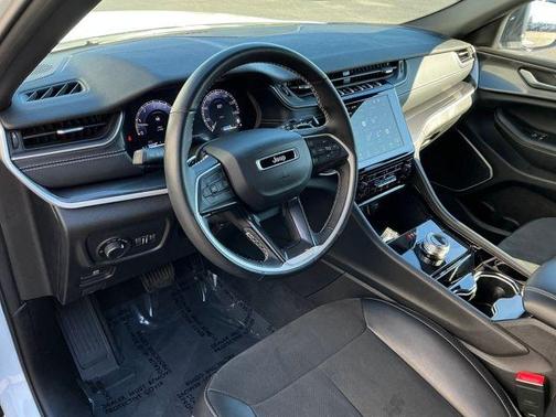 2022 Jeep Grand Cherokee Altitude