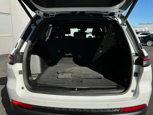 2022 Jeep Grand Cherokee Altitude