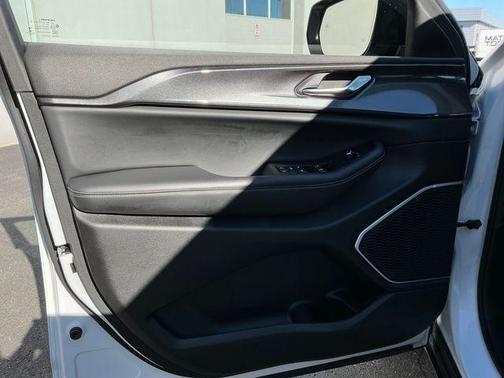 2022 Jeep Grand Cherokee Altitude