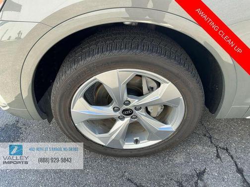 Chronos Gray Metallic 2023 Audi Q5 45 S line Premium Plus