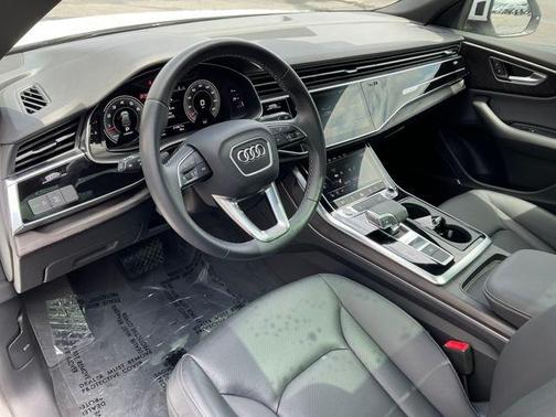 2022 Audi Q8 55 Premium Plus