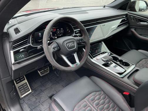Mythos Black Metallic 2023 Audi RS Q8 4.0T quattro