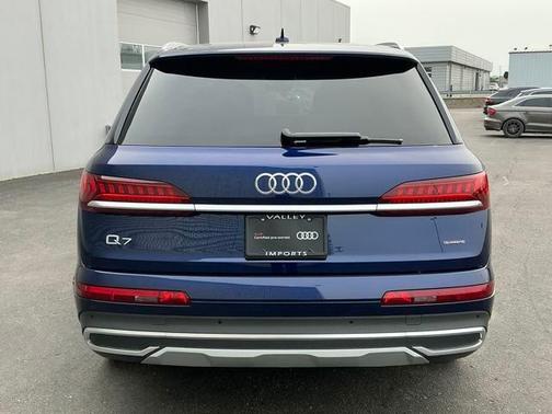2022 Audi Q7 55 Premium Plus
