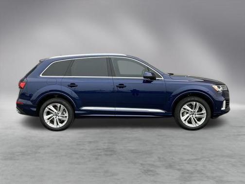 2022 Audi Q7 55 Premium Plus