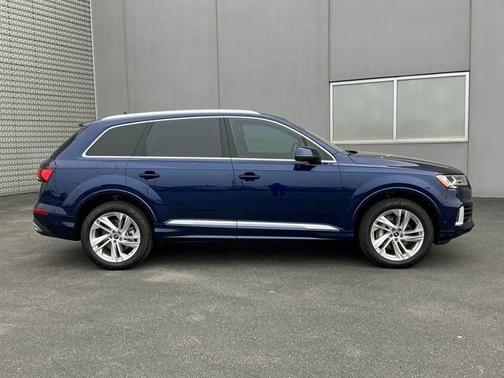 2022 Audi Q7 55 Premium Plus