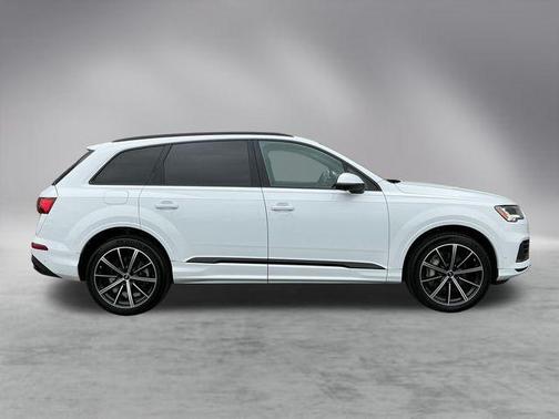 Glacier White Metallic 2023 Audi Q7 55 Premium Plus
